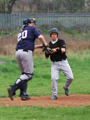 rob-throws-to-two