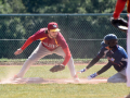 diego-applies-tag-at-third_2778